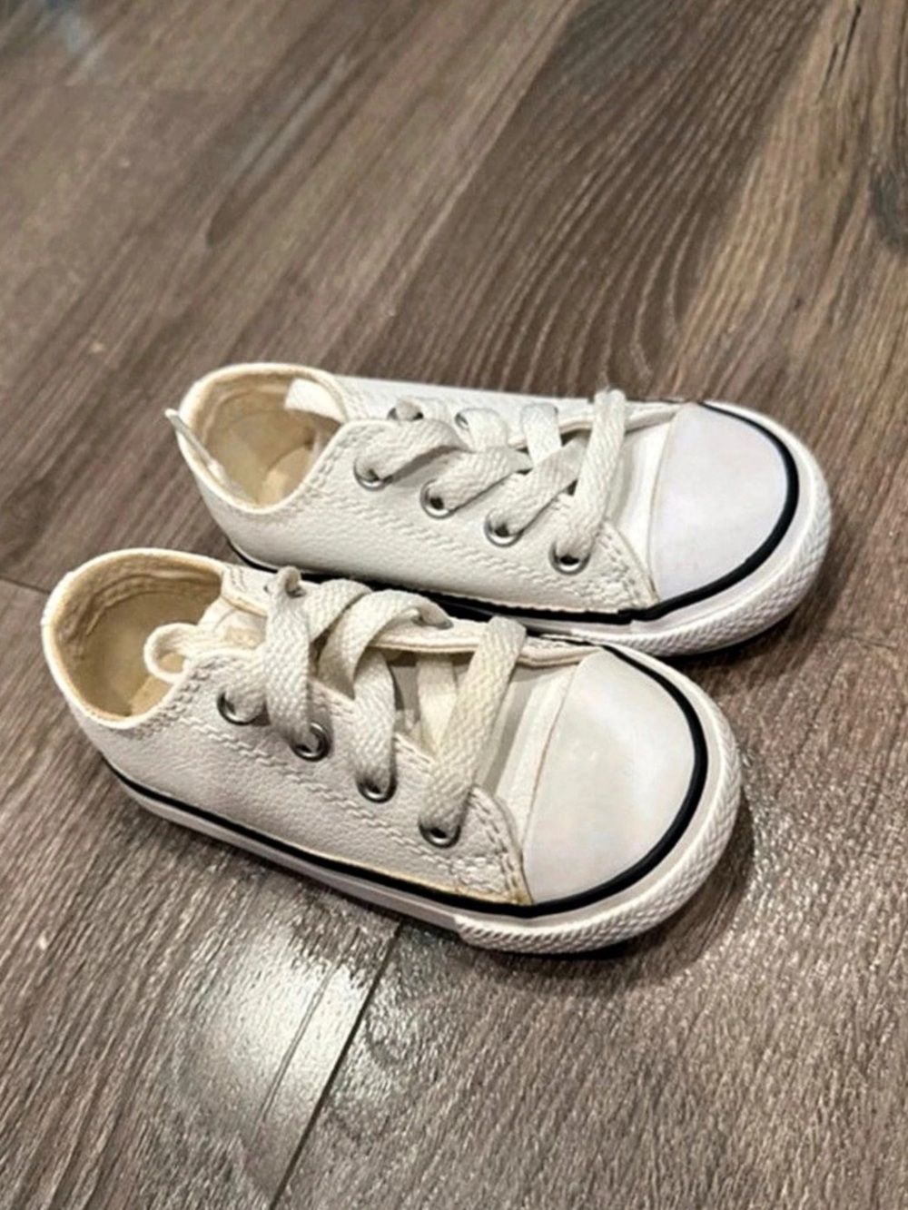 Converse Chuck Taylor All Star Low Top Infant / Toddler White Sneakers